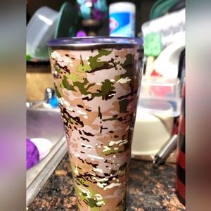 Swig cup 32 ounce camo